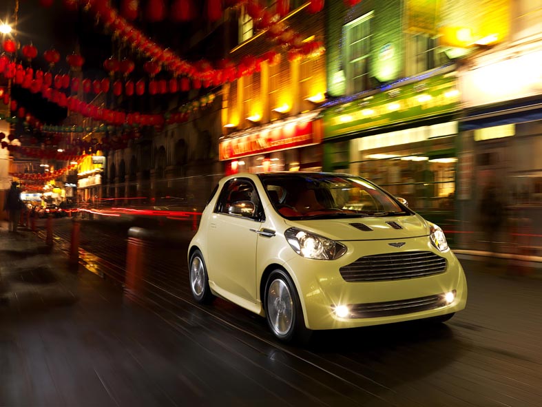 ASTON MARTIN PRESENTA IL CONCEPT DELLA CYGNET: PICCOLA, LUSSUOSA PER LA CITTA’