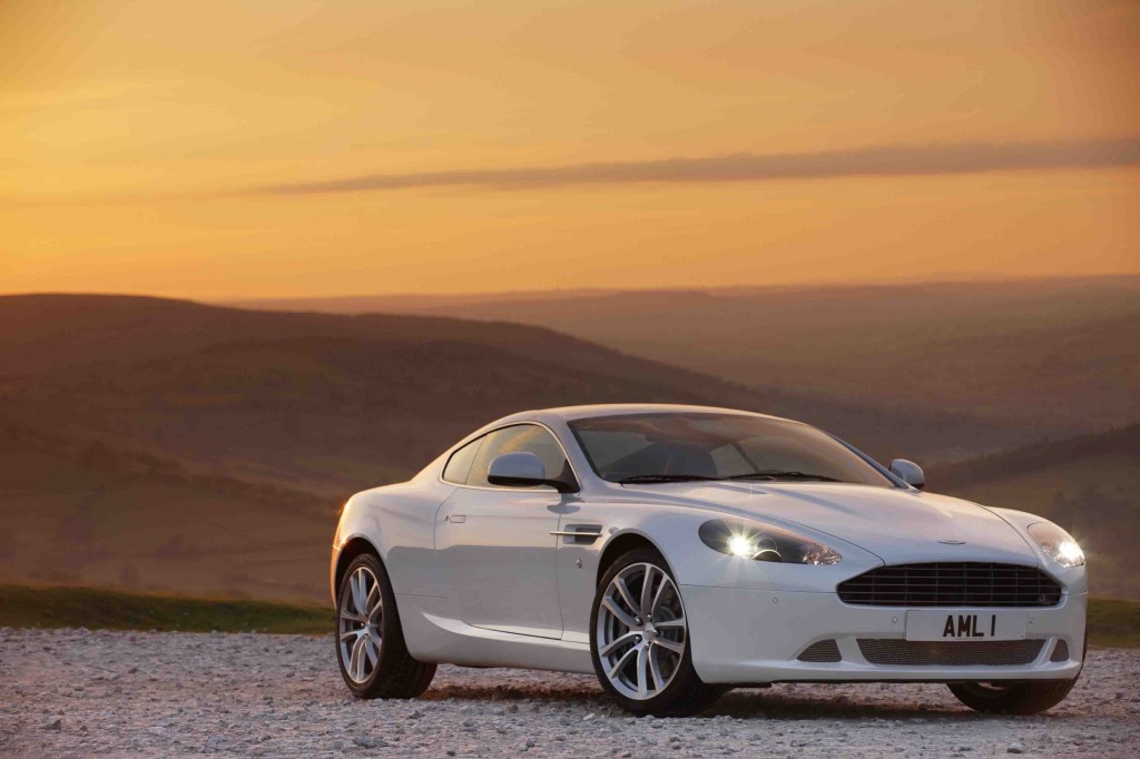 ASTON MARTIN DB9, ECCO L’ULTIMA VERSIONE DELLA MITICA SPORTCAR