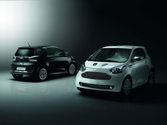 ASTON MARTIN  CYGNET LAUNCH EDITIONS: WHITE & BLACK