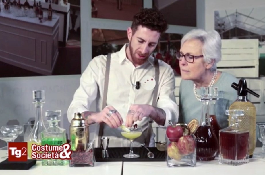 RAI TG2 | WEDDING: WITH ARECOUS GREEN COCKTAIL THE MOTHER IN LAW IS KNOCKED DOWN! (VIDEO)
